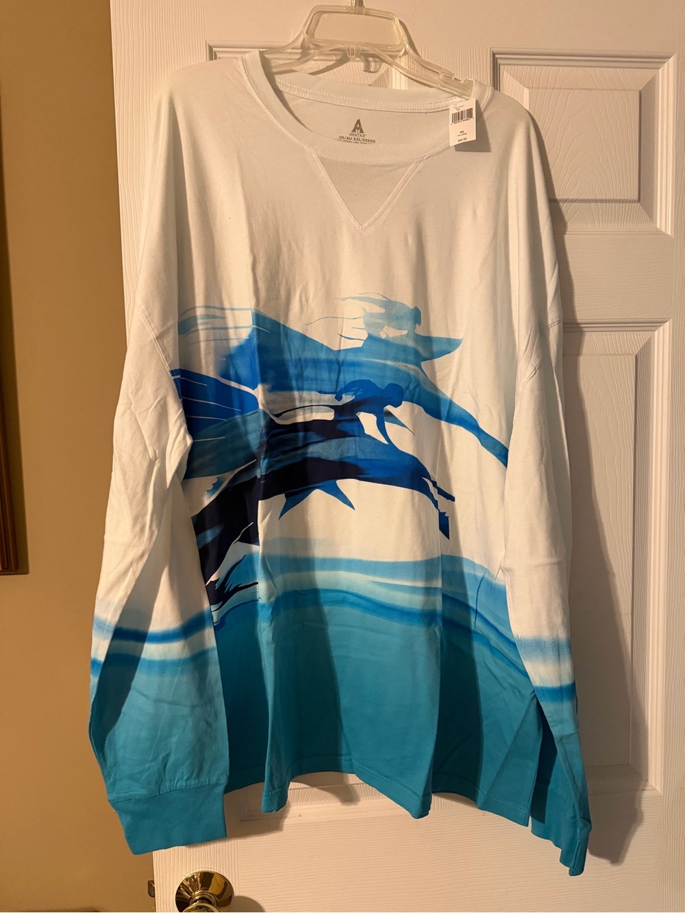 Disney's Avatar White & Blue Graphic Long-Sleeve T-Shirt